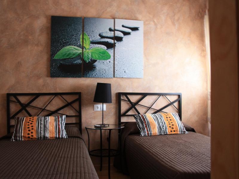 Hostal Rte. Elena Fuentes de Ebro Room photo
