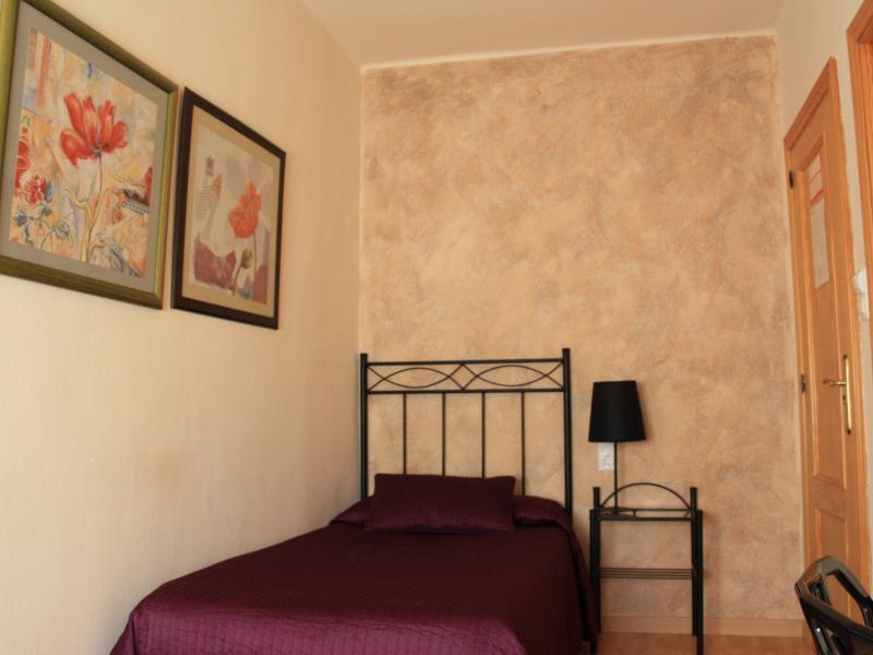 Hostal Rte. Elena Fuentes de Ebro Room photo